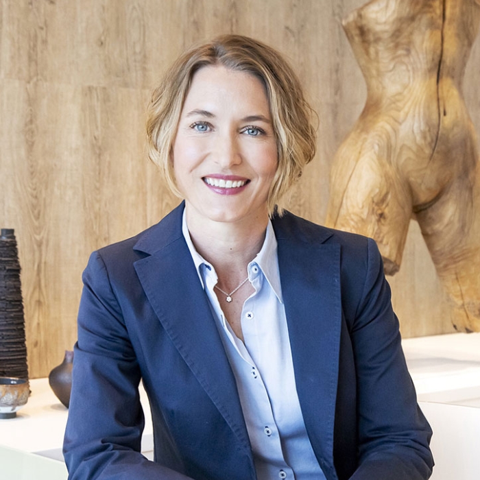 Dr Clare Neser